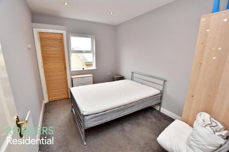 Apt 5, 300 Albertbridge Road, Belfast, BT5 4GX - Photo 3
