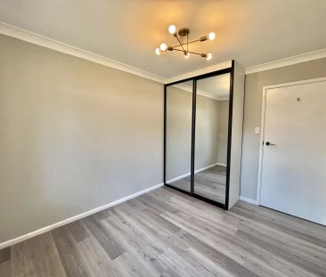 “Luxurious Family Living with Space, Style & Comfort” - Photo 1