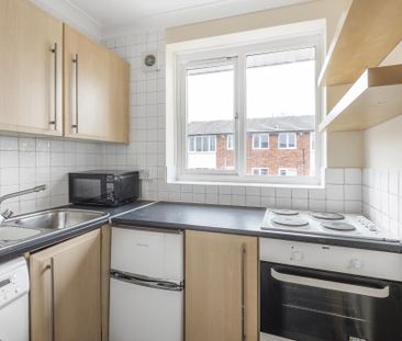 2 bedroom flat to rent - Photo 5