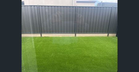 Modern Duplex! Near every convenience. - Photo 5