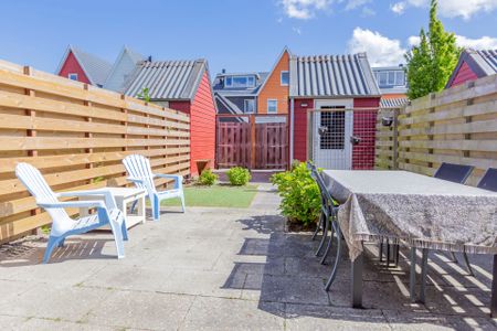 Te huur: Zeer goed onderhouden tussenwoning met 3 slaapkamers. - Photo 2