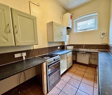 2 bedroom flat to rent - Photo 2