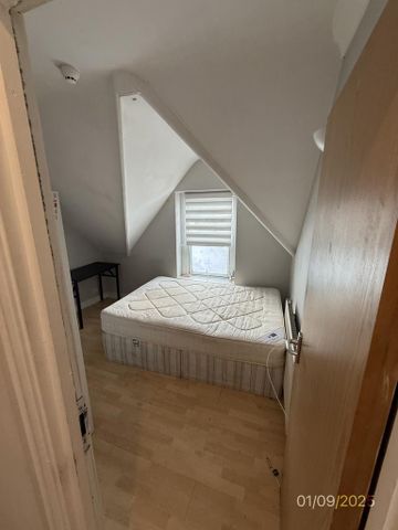 5 bedroom flat to rent - Photo 4