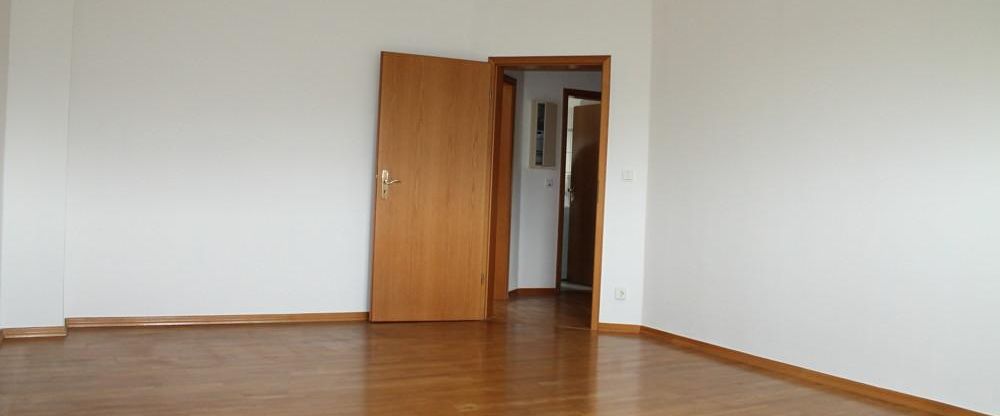 Gemütliche Dreizimmerwohnung mit Loggia und Garage - Nähe Wilhelmsplatz - Foto 1
