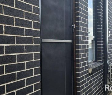 BEAUTIFUL GRANNY FLAT IN CAMPBELLTOWN FOR LEASE! - Photo 1