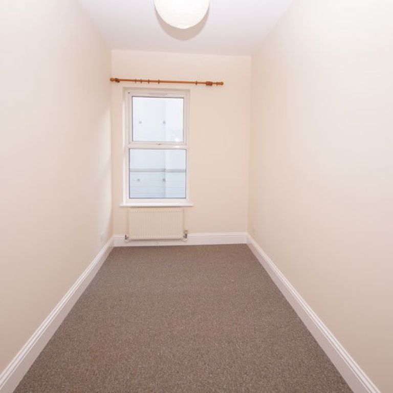 A 1 Bedroom Flat in Fairview GL52 2JU - Photo 1