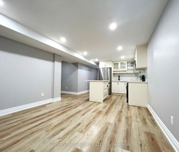 Detached Home For Lease | N8091936 - Photo 1