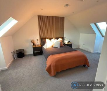 3 bedroom semi-detached house to rent - Photo 4