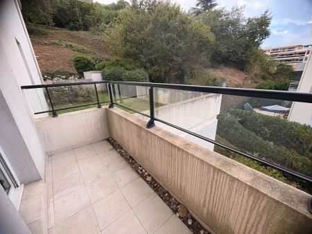 A louer studio dans résidence sécurisée avec box - Photo 4