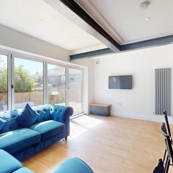 6 bedroom house to rent - Photo 1