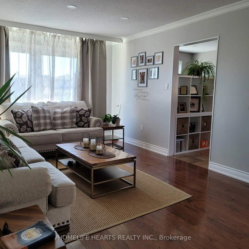 198 Braymore Boulevard S - Photo 1