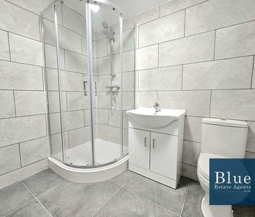 Victoria Gardens, Hounslow, TW5 - Photo 6