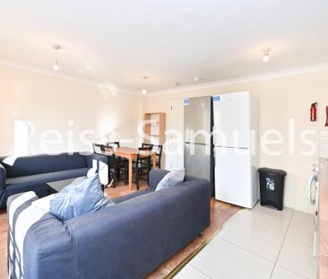 6 bedroom semi-detached house to rent - Photo 2