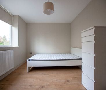 Room in a Shared Flat, Swinton Grove, M13 - Photo 3