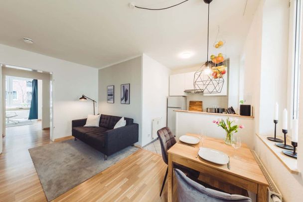 Modern 3-room apartment with beautiful garden - Photo 1