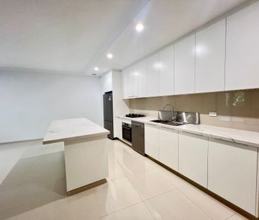 One-Bedroom Apartment with Car Space, Fresh Paint, and Fully Furnished - Photo 6