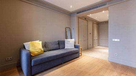 Barcelona, Catalonia 08008 - Photo 2