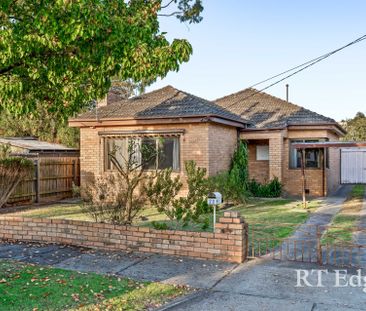 Convenient Living in Prime Preston Location - Photo 2