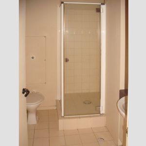 Neat and Tidy 1 Bedroom Apartment - Photo 2