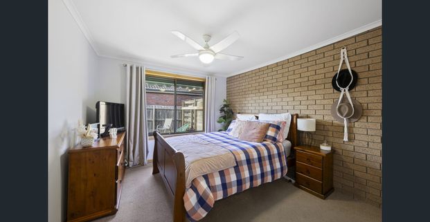 BRIGHT & COMFORTABLE UNIT WITH PRIVATE YARD - Photo 1