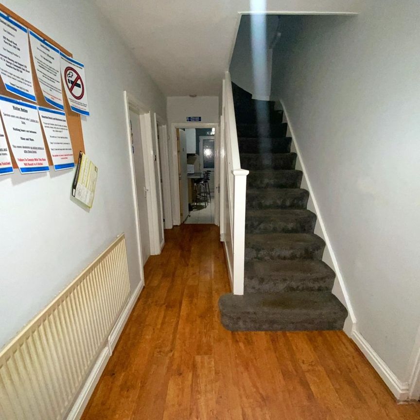 Room in a Shared House, Walsall Road, B42 - Photo 1