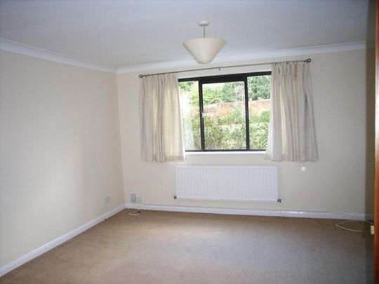 Boxgrove Road, Guildford, GU1 - Photo 1