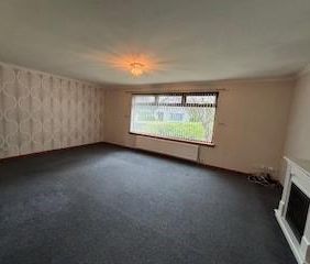 4 bedroom bungalow to rent - Photo 1