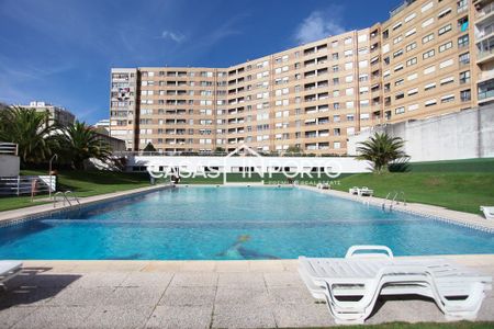 T2 de luxo em condomínio com piscina - Centro de Matosinhos - Photo 2