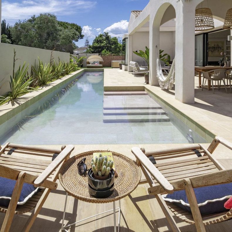 Detached Villa · The Golden Mile - Photo 1