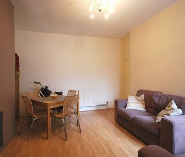 2 Bed - Mowbray Street, Heaton - Photo 3