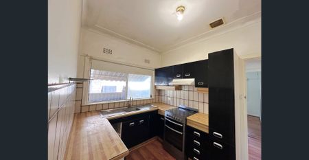 Affordable & Charming Home for Rent in Sefton!! - Photo 4