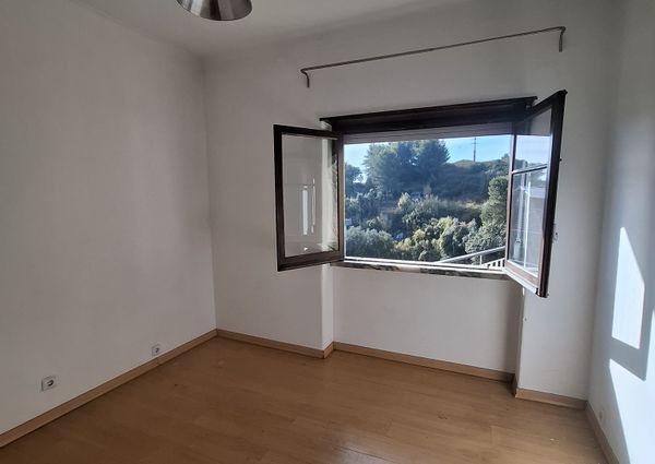 Apartamento T2 para Arrendamento em Sacavém