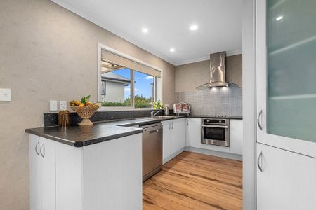 Sunny Spacious 2 bedroom House - Photo 5