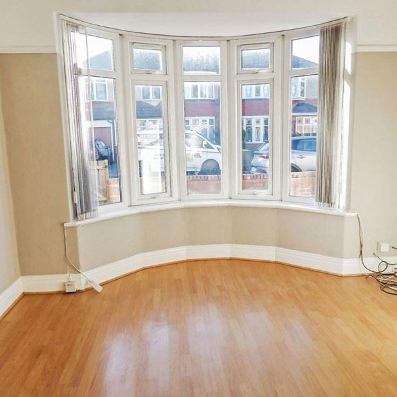 Closefield Grove, Monkseaton, Whitley Bay, Tyne and Wear, NE25 8SU - Photo 1