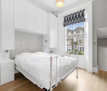 1 bedroom flat in London - Photo 1