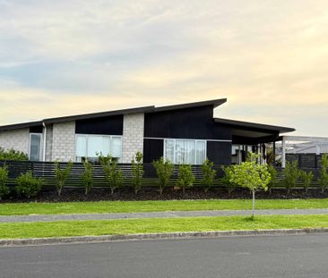 Spinnaker Bay Family Living - Photo 1