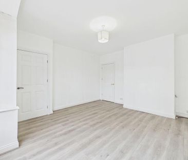 2 bedroom semi-detached house to rent - Photo 2