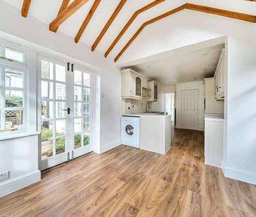 Greenfern Cottage, Lords Hill Common, Shamley Green, Surrey, GU5 - Photo 5