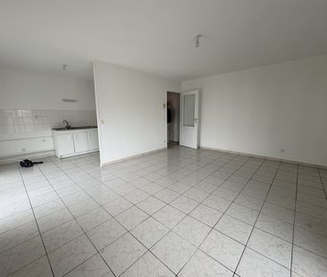 Location Appartement 2 pièces 52m² LE PEAGE DE ROUSSILLON 38550 - Photo 1