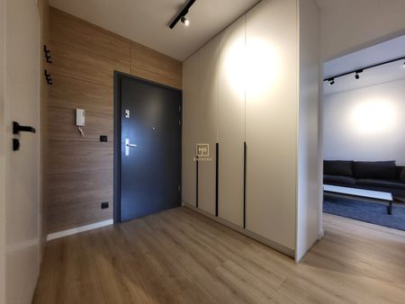 Nowoczesny i klimatyzowany apartament z loggią - Zdjęcie 3