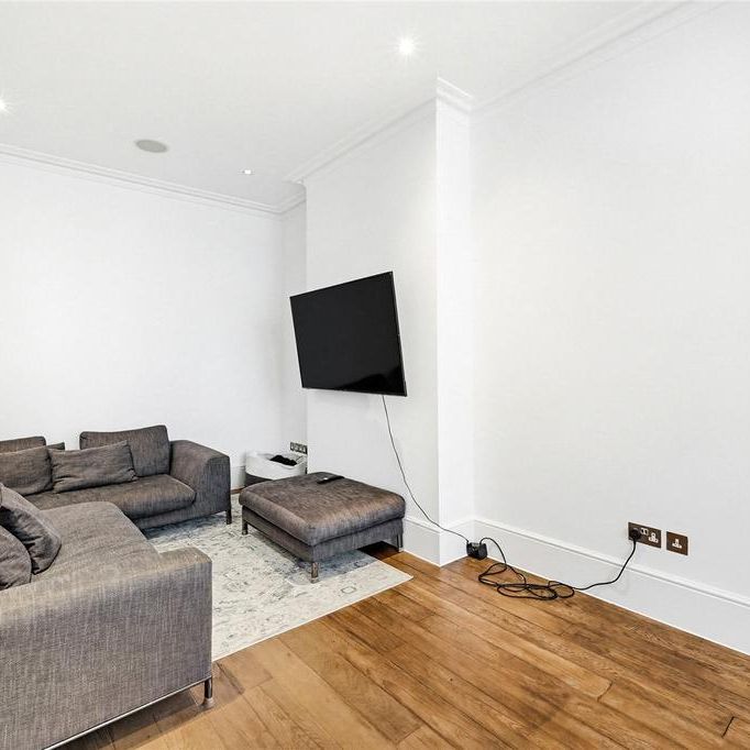 4 bedroom terraced house to rent - Photo 1