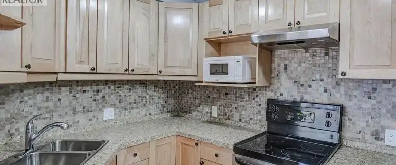 Great space right in mission! | 2417 2 Street Southwest, Calgary - Photo 1