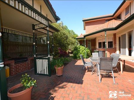 5 Frognall Place, 3126, Canterbury Vic - Photo 4