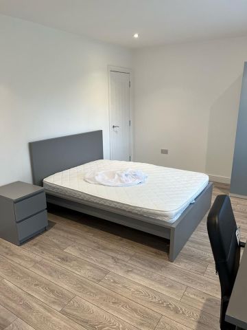 6 Bed Terraced House, Prior Deram Walk, CV4 - Photo 5