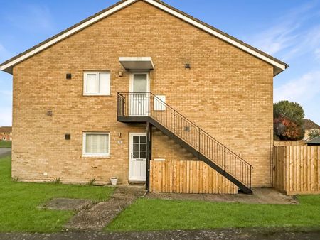 2 bedroom ground floor flat to rent - Photo 5