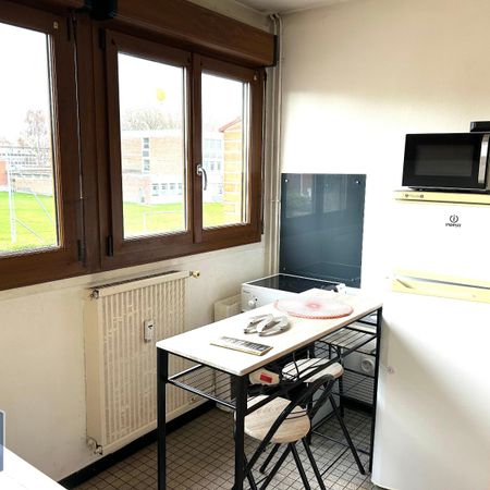 Location Appartement 3 pièces 60m² HAZEBROUCK 59190 - Photo 3