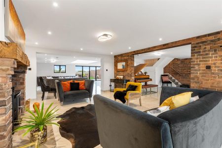 3 bedroom barn conversion to rent - Photo 5