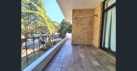 Renovated 2 bedroom apartment in Central Location! - Photo 5