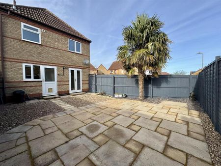 3 bedroom semi-detached house to rent - Photo 2