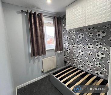 3 bedroom semi-detached house to rent - Photo 5